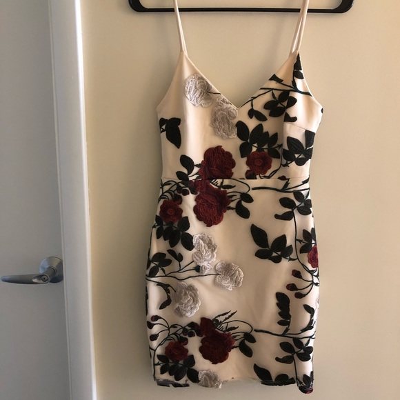 NWT Tobi Leaf it be Cream Bodycon Dress - Picture 3 of 5